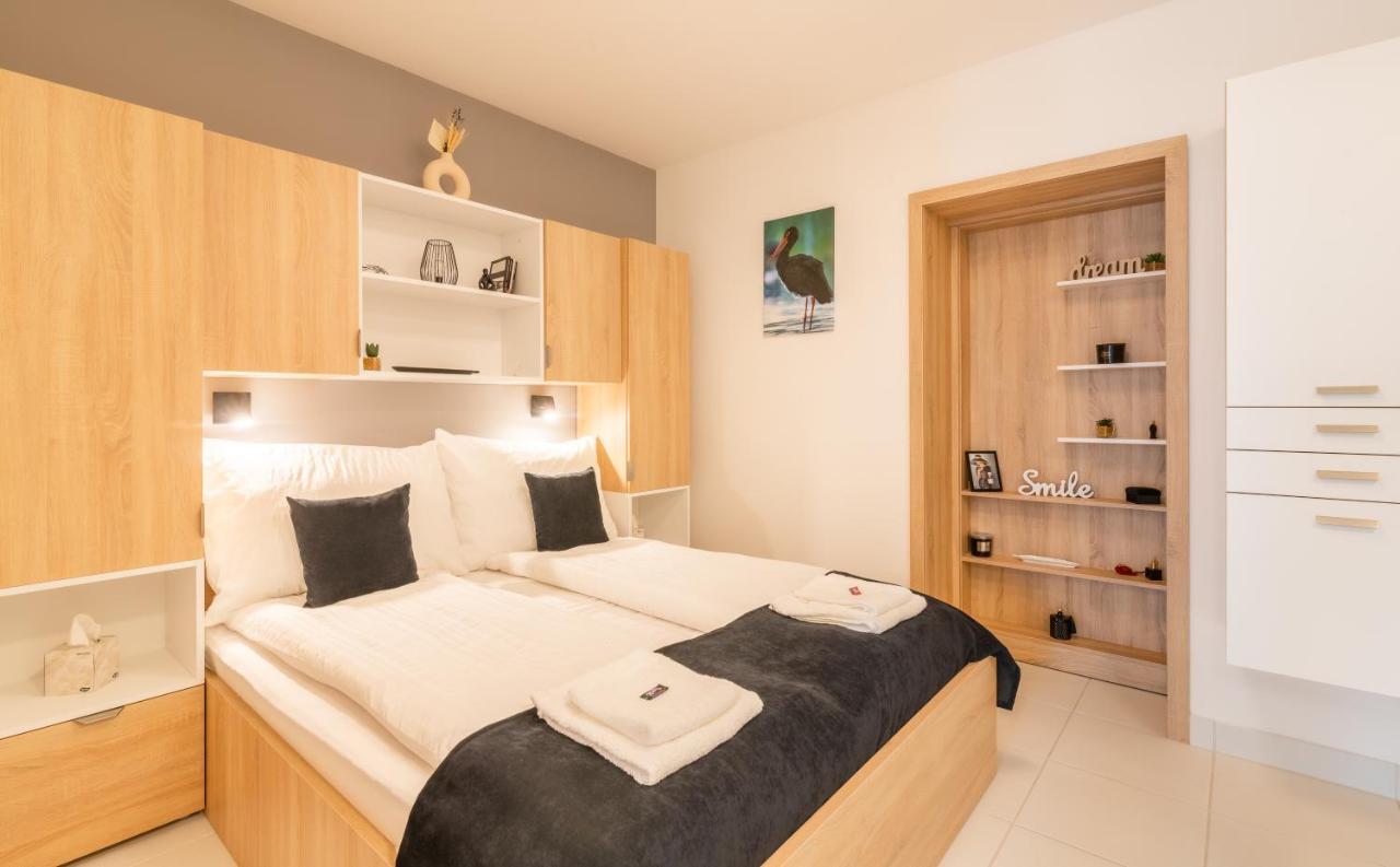 Mosonmagyaróvár Jegmadar & Fekete Golya Apartmanok מראה חיצוני תמונה